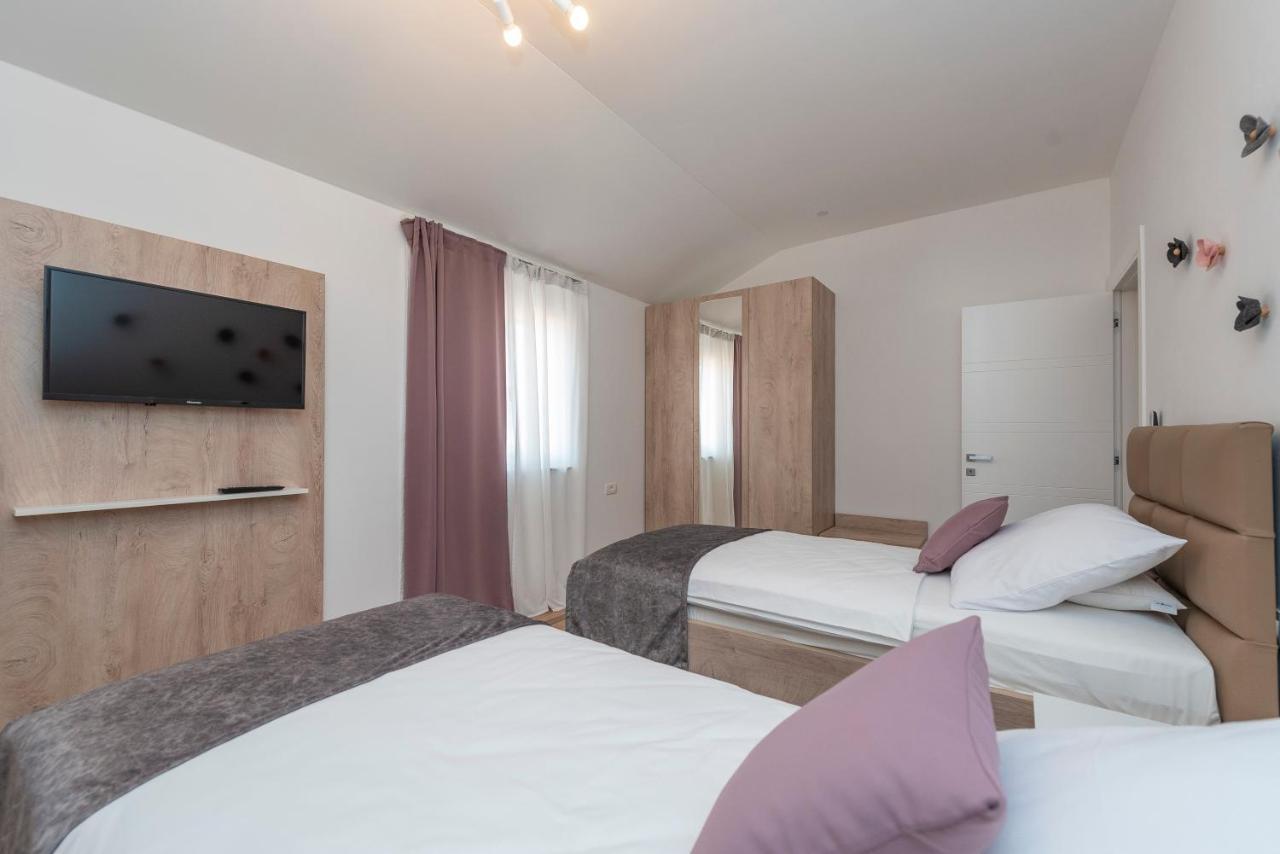 Luxury Apartments - La Vir 1 & 2 Bagian luar foto