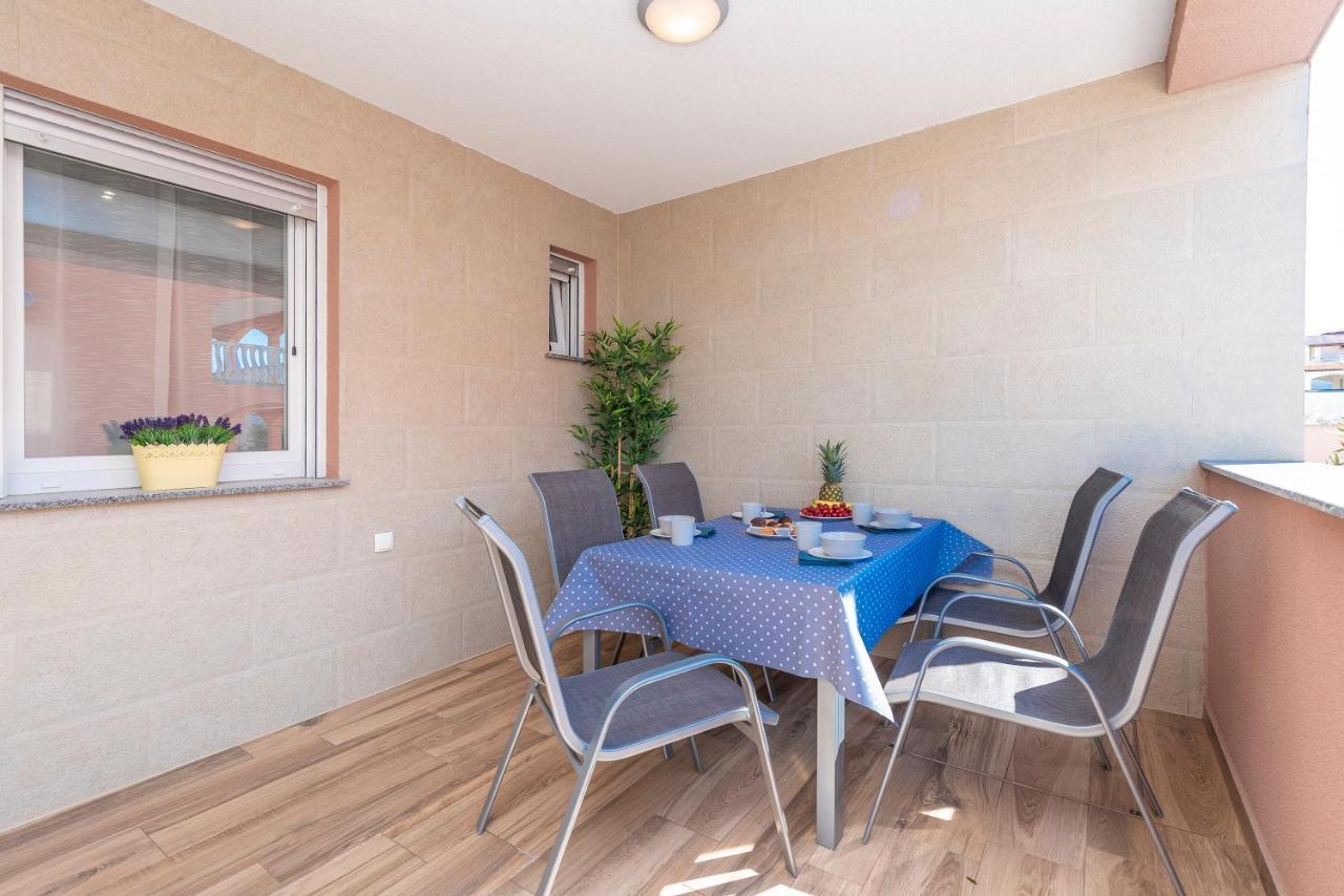 Luxury Apartments - La Vir 1 & 2 Bagian luar foto