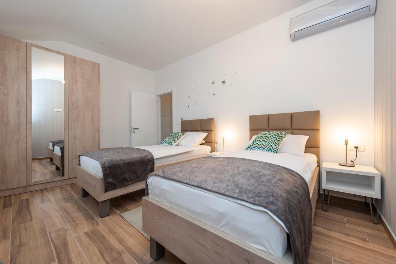 Luxury Apartments - La Vir 1 & 2 Bagian luar foto