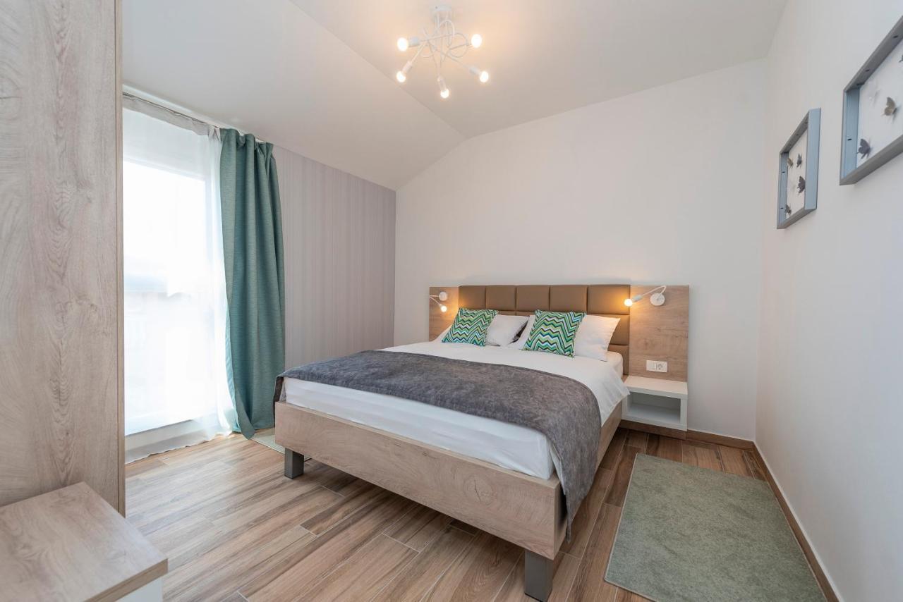 Luxury Apartments - La Vir 1 & 2 Bagian luar foto