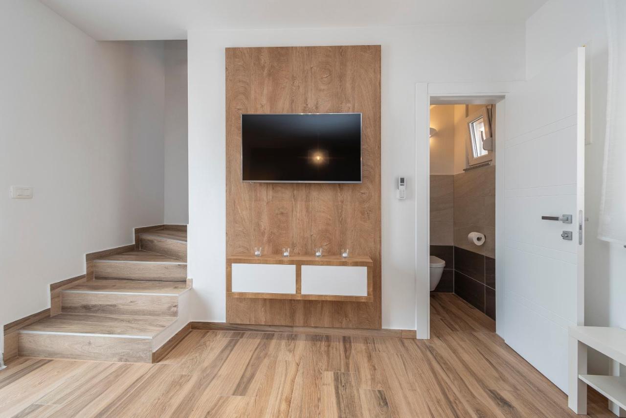 Luxury Apartments - La Vir 1 & 2 Bagian luar foto