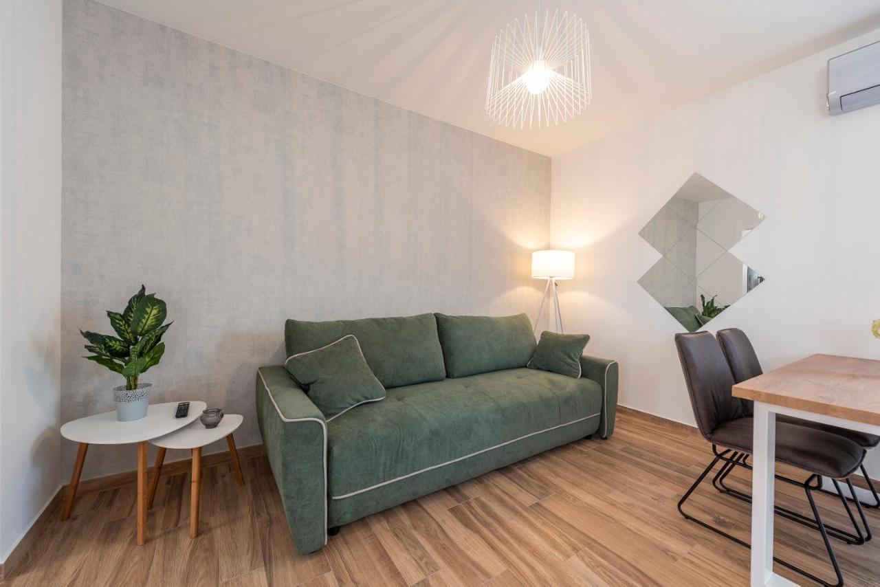 Luxury Apartments - La Vir 1 & 2 Bagian luar foto