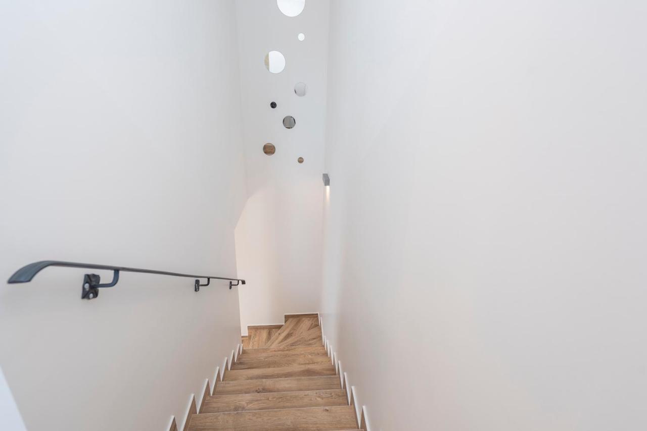 Luxury Apartments - La Vir 1 & 2 Bagian luar foto