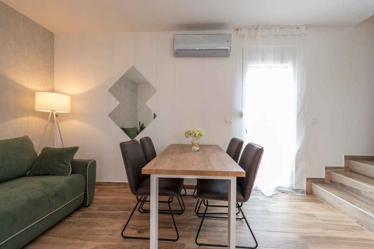 Luxury Apartments - La Vir 1 & 2 Bagian luar foto