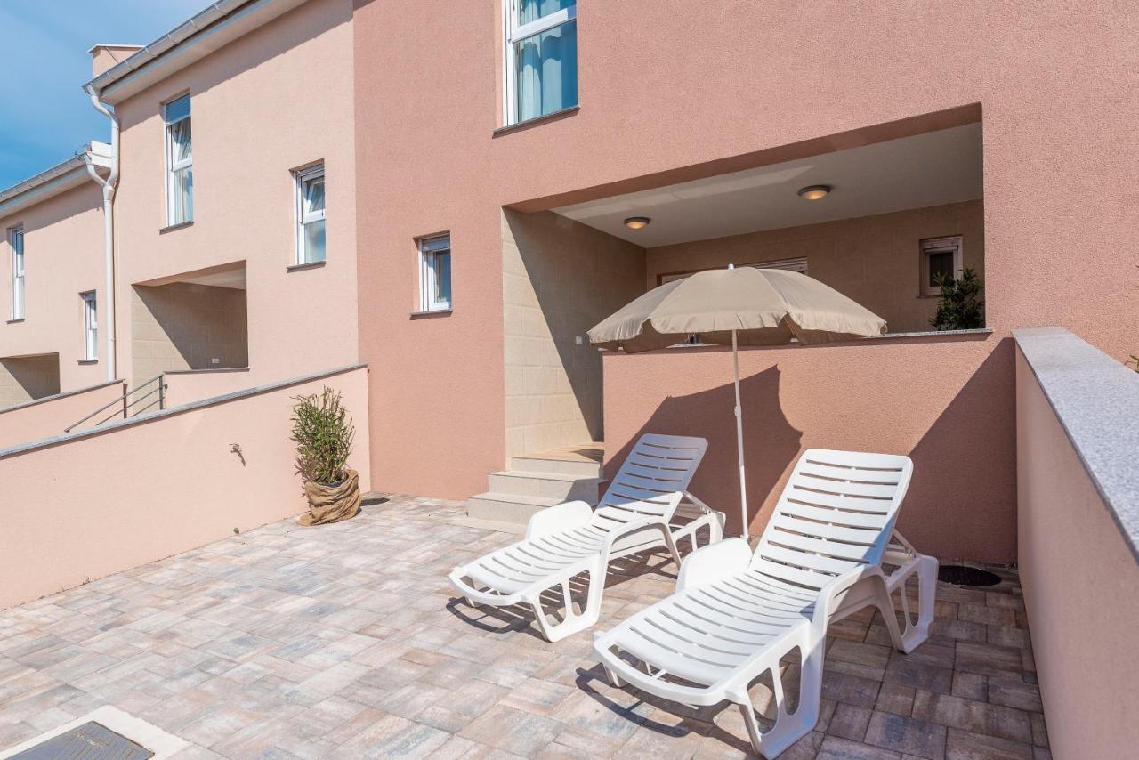 Luxury Apartments - La Vir 1 & 2 Bagian luar foto